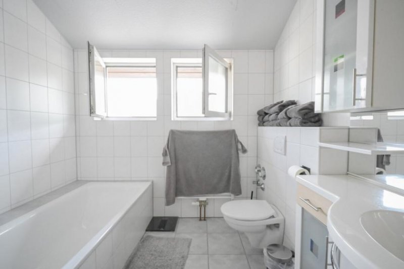 Rodgau DIETZ: Gepflegtes 2-Zimmer-Apartment mit Einbauküche in Rodgau - Dudenhofen. Wohnung mieten