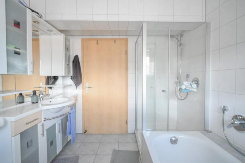 Rodgau DIETZ: Gepflegtes 2-Zimmer-Apartment mit Einbauküche in Rodgau - Dudenhofen. Wohnung mieten