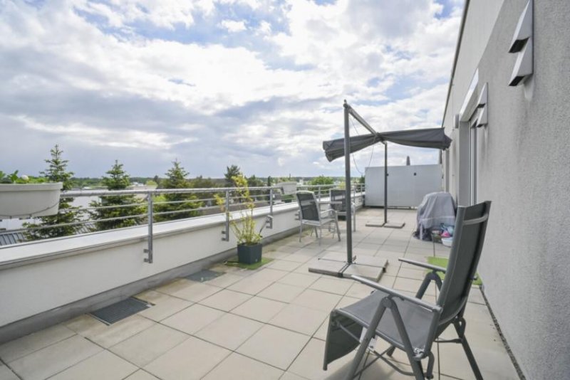 Rödermark DIETZ: Moderne und helle 4-Wohnung im 3. OG , 1 Terrasse, Aufzug und 2 TG-Stellplätzen in Rödermark! Wohnung mieten