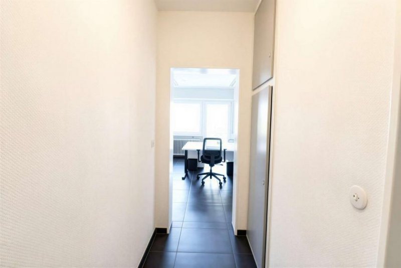Erlensee WRS Immobilien - Erlensee - kleine Bürofläche in zentraler Lage - mit Balkon und Duschbad Gewerbe mieten
