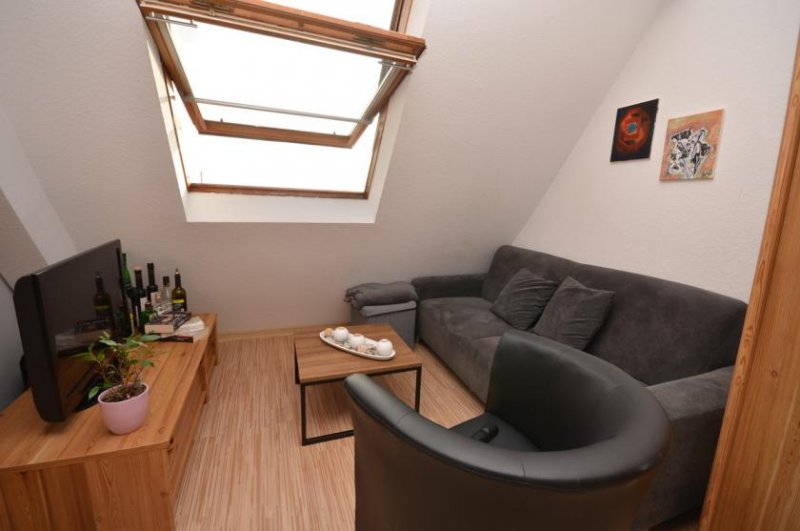 Aschaffenburg DIETZ: Voll-möbliertes 1-Zimmer-Dachgeschosswohnung im 5. Oberrgeschoss - OHNE AUFZUG! Wohnung mieten