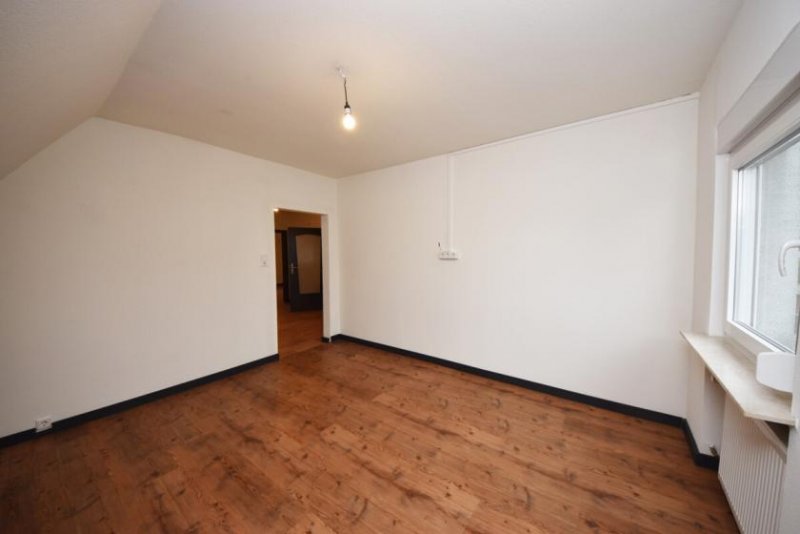 Großostheim DIETZ: Einzugsbereite 3-4-Zimmer-Wohnung mit Einbauküche, opt. Garage und Klimaanlage - Ruhige Lage! Wohnung mieten