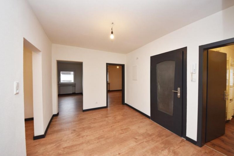 Großostheim DIETZ: Einzugsbereite 3-4-Zimmer-Wohnung mit Einbauküche, opt. Garage und Klimaanlage - Ruhige Lage! Wohnung mieten