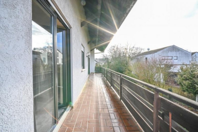 Großostheim DIETZ: Erstbezug nach Sanierung! Modernisierte Obergeschosswohnung mit Balkon in Großostheim! Wohnung mieten