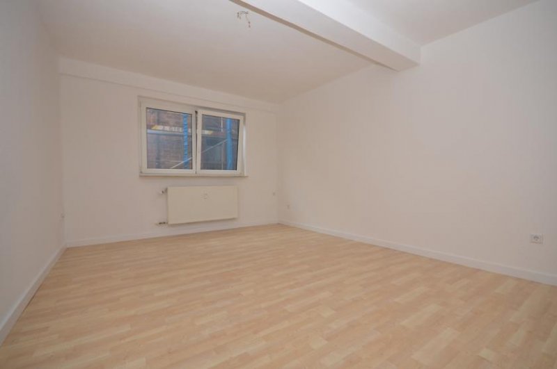 Obernburg am Main DIETZ: Neu renovierte 2-Zimmer-Erdgeschosswohnung mit Einbauküche nur 20m von der Römerstraße! Wohnung mieten