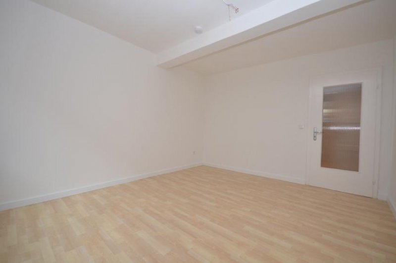 Obernburg am Main DIETZ: Neu renovierte 2-Zimmer-Erdgeschosswohnung mit Einbauküche nur 20m von der Römerstraße! Wohnung mieten