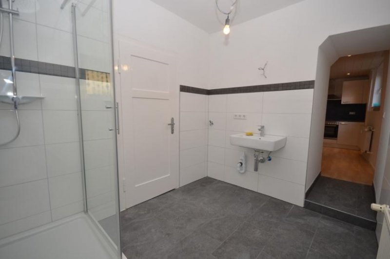 Obernburg am Main DIETZ: Neu renovierte 2-Zimmer-Erdgeschosswohnung mit Einbauküche nur 20m von der Römerstraße! Wohnung mieten