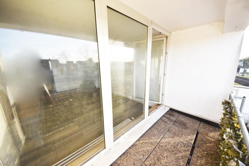 Mainaschaff DIETZ: Einzugsbereite 3-Zimmer-Wohnung mit neuer Einbauküche, Balkon, modernem Bad und Gäste-WC! Wohnung mieten