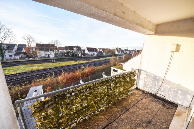 Mainaschaff DIETZ: Einzugsbereite 3-Zimmer-Wohnung mit neuer Einbauküche, Balkon, modernem Bad und Gäste-WC! Wohnung mieten