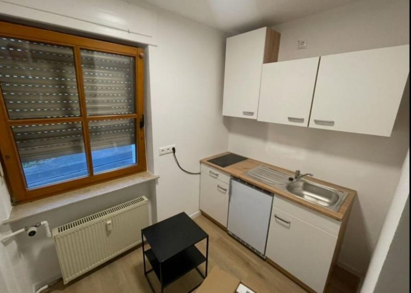Heigenbrücken DIETZ: Neu-renovierte 1-Zimmer-Wohnung mit Balkon, Einbauküche, optionale Garage in Heigenbrücken! Wohnung mieten