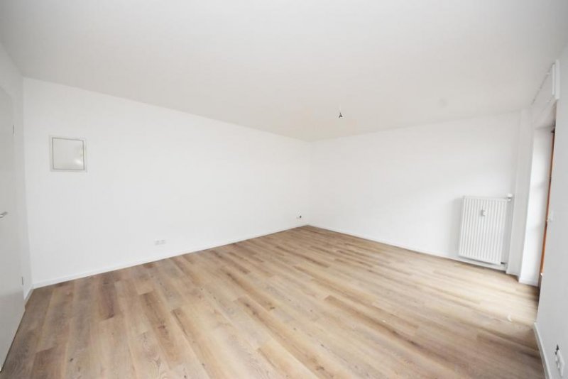 Heigenbrücken DIETZ: Neu-renovierte 1-Zimmer-Wohnung mit Balkon, Einbauküche, optionale Garage in Heigenbrücken! Wohnung mieten