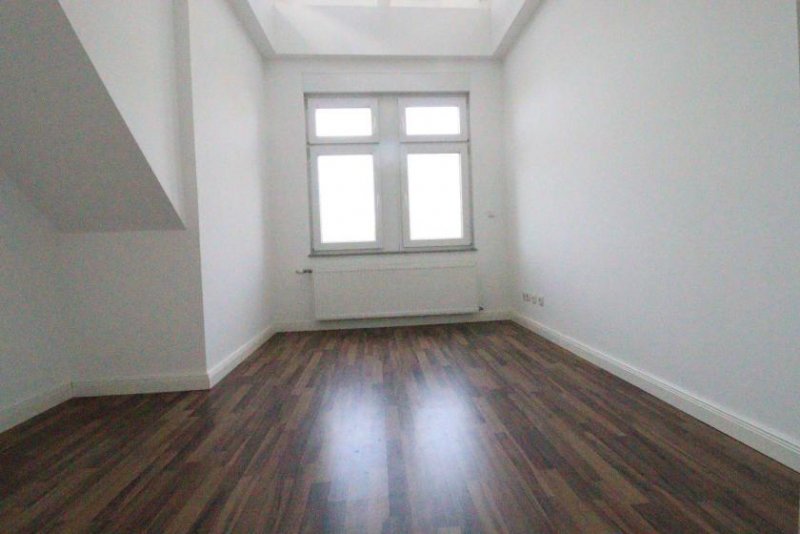 Darmstadt WRS Immobilien - Darmstadt-Bessungen - DG-Maisonette - 5 Zimmer Wohnung mit Balkon Wohnung mieten