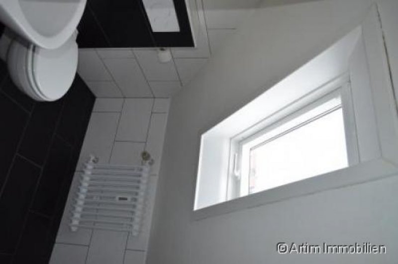 Griesheim artim-immobilien.de: gemütliche DG Wohnung in 3 Parteien Haus 3Zimmer, Balkon, Wohnung mieten