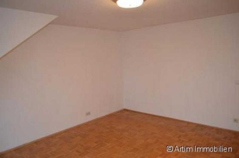 Griesheim artim-immobilien.de: gemütliche DG Wohnung in 3 Parteien Haus 3Zimmer, Balkon, Wohnung mieten