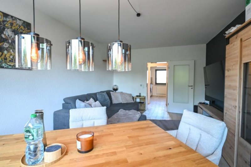 Reinheim DIETZ: TOP-Modernisierte 2-Zimmer-Wohnung im 3. Obergeschoss mit Balkon und Kellerraum Wohnung mieten