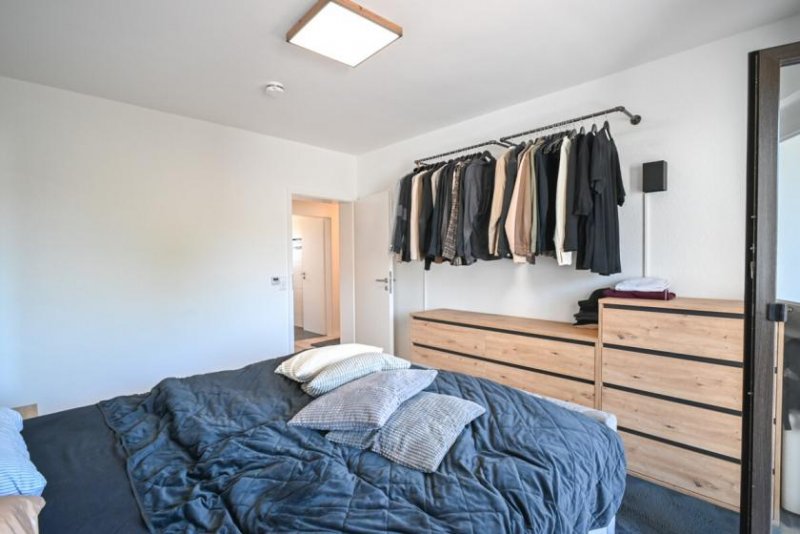 Reinheim DIETZ: TOP-Modernisierte 2-Zimmer-Wohnung im 3. Obergeschoss mit Balkon und Kellerraum Wohnung mieten