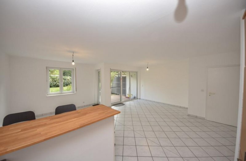 Dieburg DIETZ: Einzugsbereite 2-Zimmer-Terrassenwohnung, eigener Garten, Einbauküche und Parkplatz! Wohnung mieten