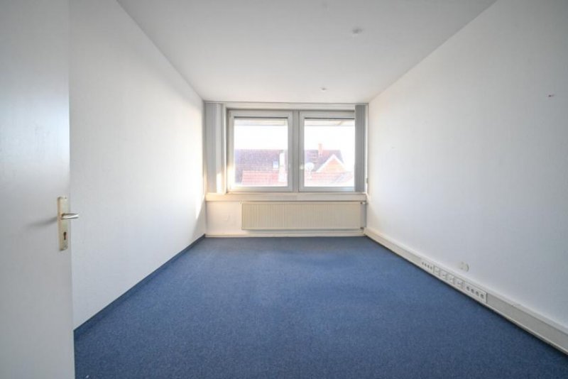 Babenhausen DIETZ! Büro-, Praxis oder sonstige Gewerberäume - zentrale Lage von Babenhausen! Fitnessstudio im EG Gewerbe mieten