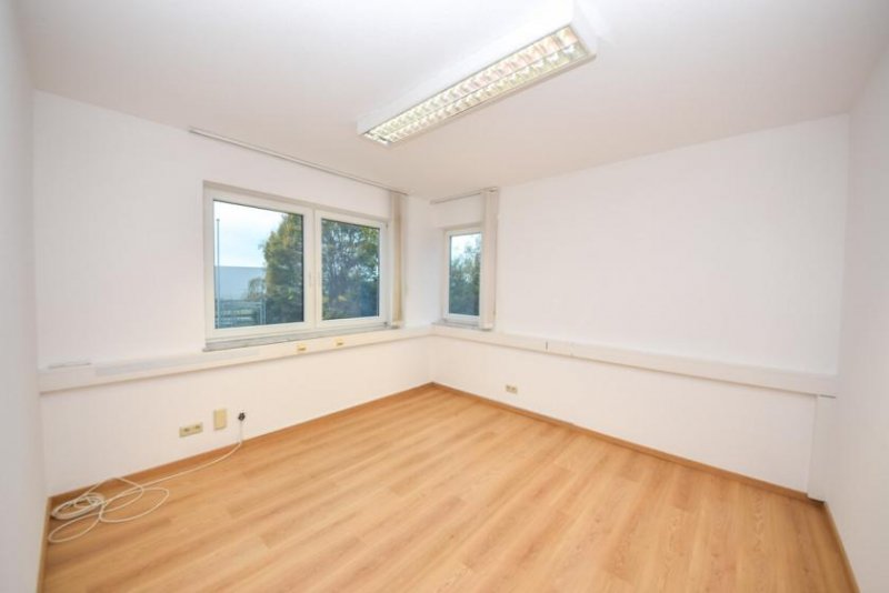 Babenhausen DIETZ: Bürohaus mit über 290m² Fläche im Gewerbegebiet zu vermieten! 40m² Dachterrasse! Gewerbe mieten