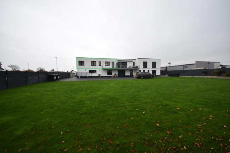 Babenhausen DIETZ: Gehobene 3-Zimmer Büro- Praxisfläche mit hochwertiger Einbauküche, Tageslichtbad, Kunden-WC! Gewerbe mieten