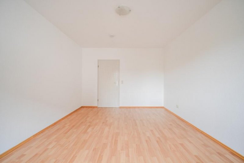 Babenhausen DIETZ: Gepflegte Obergeschosswohnung mit Balkon und Stellplatz in Babenhausen - Hergershausen. Wohnung mieten