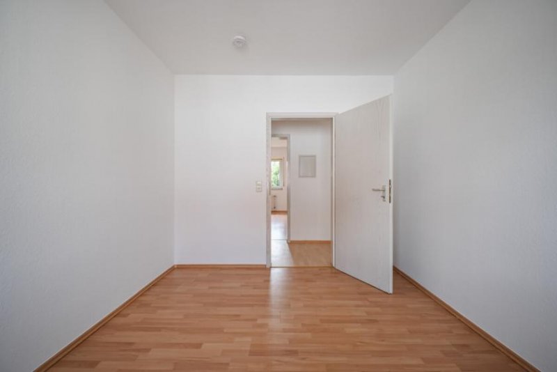 Babenhausen DIETZ: Gepflegte Obergeschosswohnung mit Balkon und Stellplatz in Babenhausen - Hergershausen. Wohnung mieten
