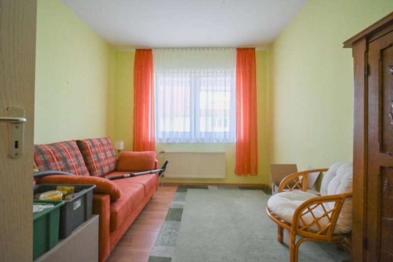 Babenhausen DIETZ: Gepflegte Obergeschosswohnung mit Balkon und Stellplatz in Babenhausen - Hergershausen. Wohnung mieten
