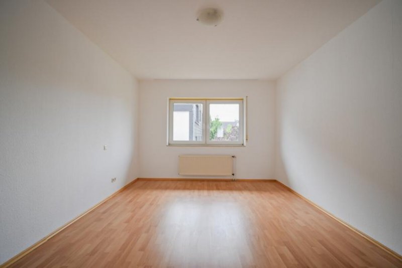 Babenhausen DIETZ: Gepflegte Obergeschosswohnung mit Balkon und Stellplatz in Babenhausen - Hergershausen. Wohnung mieten