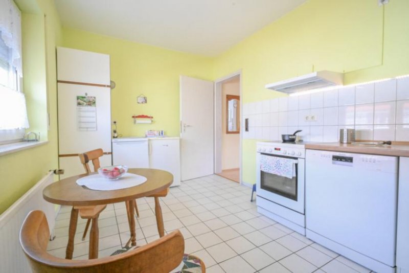Babenhausen DIETZ: Gepflegte Obergeschosswohnung mit Balkon und Stellplatz in Babenhausen - Hergershausen. Wohnung mieten