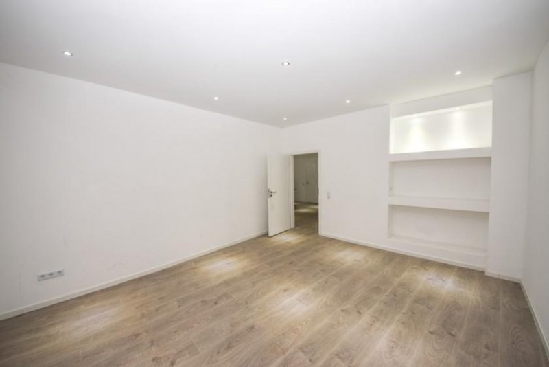 Babenhausen DIETZ: Provisionsfrei Barrierefreies Ladengeschäft, Lagerfläche oder Büro Fußgängerzone Babenhausen! Gewerbe mieten