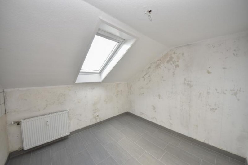 Babenhausen DIETZ: Sanierte 2-Zimmer-Wohnung im Dachgeschoss eines 6-Familienhauses! Optionale Garage! Wohnung mieten