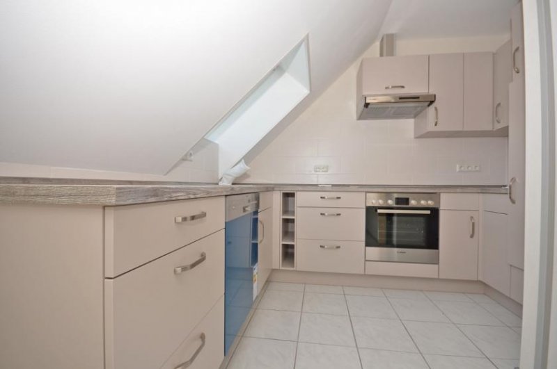 Münster (Landkreis Darmstadt-Dieburg) DIETZ: 2016 sanierte 3 Zimmer Dachgeschosswohnung Top modernisiert - Herrliche Wohnlage Wohnung mieten