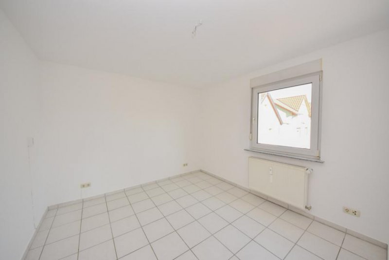 Münster (Landkreis Darmstadt-Dieburg) DIETZ: Einzugsbereite und renovierte 3-Zimmerwohnung im ersten Obergeschoss in Münster zu vermieten! Wohnung mieten