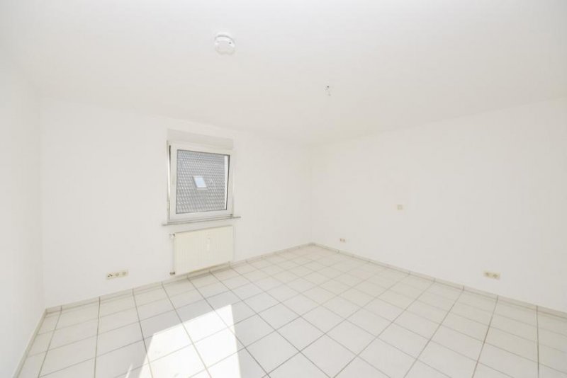 Münster (Landkreis Darmstadt-Dieburg) DIETZ: Einzugsbereite und renovierte 3-Zimmerwohnung im ersten Obergeschoss in Münster zu vermieten! Wohnung mieten