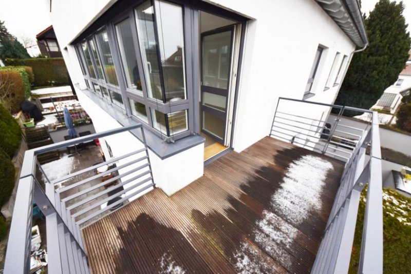 Groß-Zimmern DIETZ: Gut ausgerüstete Wohnung mit Einbauküche, Balkon, Fußbodenh., Wanne + Dusche in ruhiger Lage! Wohnung mieten