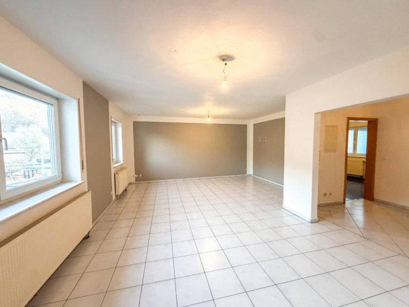 Leidersbach DIETZ: Bezugsfertige 2-Zimmer-Wohnung mit Einbauküche in ruhiger Lage von Leidersbach! Wohnung mieten