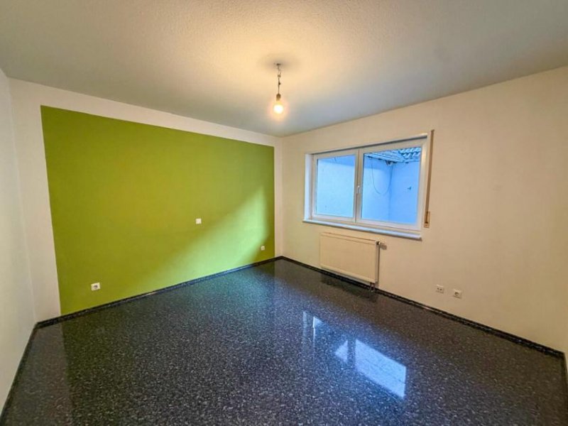 Leidersbach DIETZ: Bezugsfertige 2-Zimmer-Wohnung mit Einbauküche in ruhiger Lage von Leidersbach! Wohnung mieten