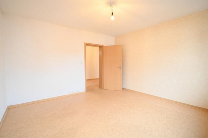 Schaafheim DIETZ: Gepflegte 4 Zi-Wohnung im ersten OG - 2 Balkon - Garage Wohnung mieten