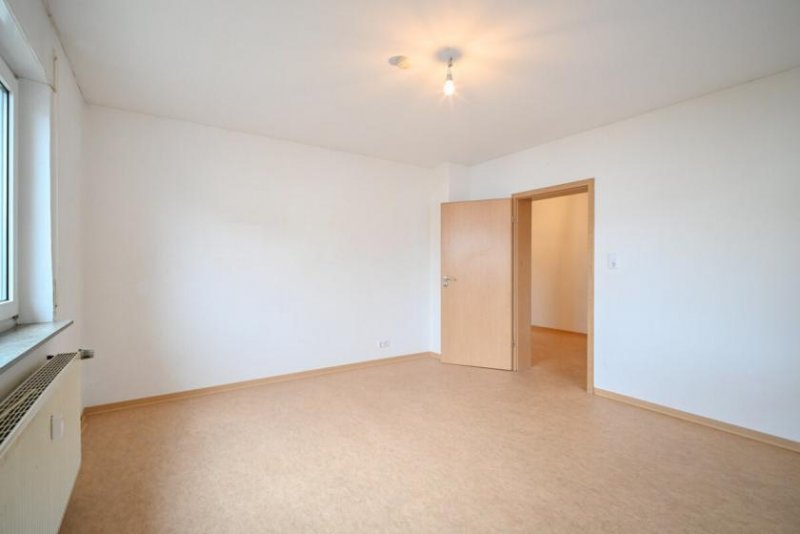 Schaafheim DIETZ: Gepflegte 4 Zi-Wohnung im ersten OG - 2 Balkon - Garage Wohnung mieten