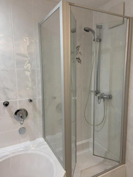Wiesbaden Helle frisch renovierte 3 Zimmer Wohnung in Wiesbaden- Klarenthal zum Vermieten Wohnung mieten