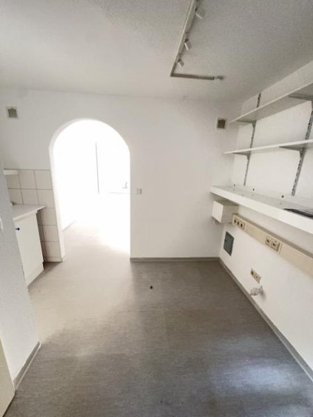 Wiesbaden Kleine Ladenfläche in hochfrequenter Lauflage von Wiesbaden-Biebrich Gewerbe mieten