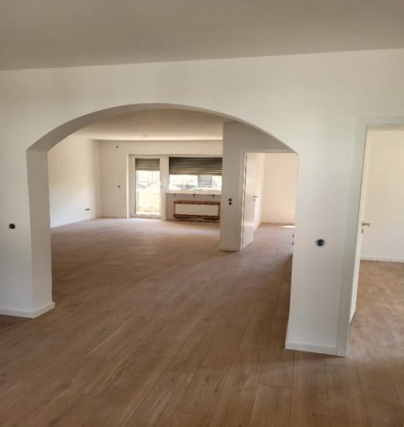 Trebur 3-Zimmer-Obergeschoß-Wohnung (neu saniert) mit Balkon und Stellplatz in ruhiger Lage Wohnung mieten