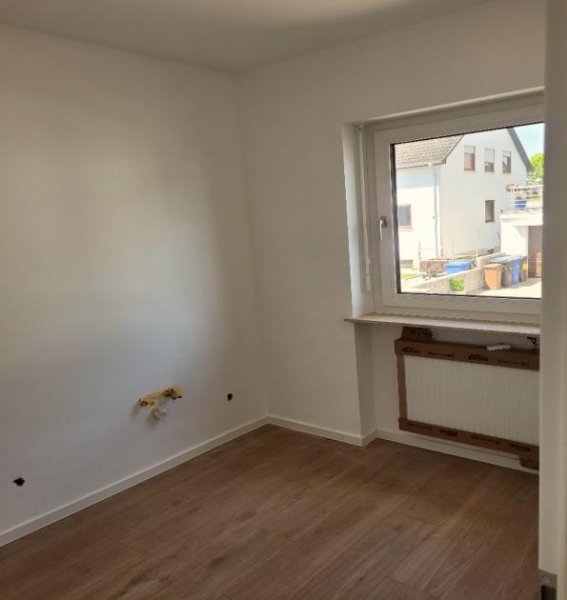 Trebur 3-Zimmer-Obergeschoß-Wohnung (neu saniert) mit Balkon und Stellplatz in ruhiger Lage Wohnung mieten