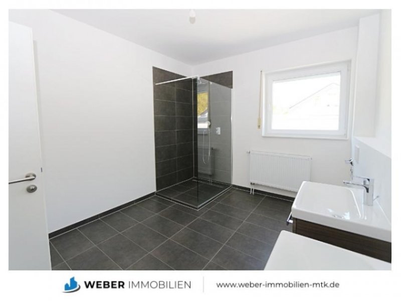 Hofheim am Taunus Kernsanierte 5 ZKB, schick und modern ausgestattet mit Balkon und TGL-Bad Wohnung mieten