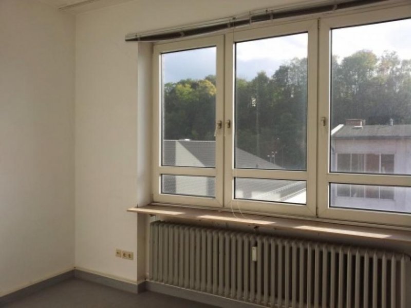 Saarbrücken Individuelle Praxis-Büro-Atelier Räume in werbewirksamer Lage Gewerbe mieten