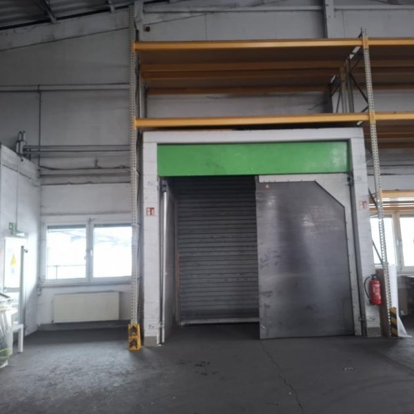 Saarbrücken Ordentliche Rampenhalle im Gewerbegebiet nahe Autobahn A6, auf 4.300 m² erweiterbar Gewerbe mieten