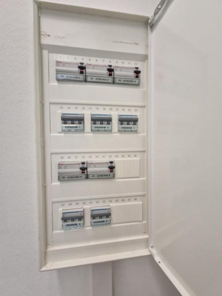 Bexbach Ruhige, helle sehr ordentliche Büroflächen (1.OG, rechts) Gewerbe mieten