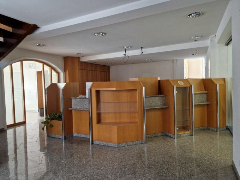 Marpingen Sehr Gediegene Büro- und Praxisräume in Urexweiler, einzugsbereit - teilbar - Gewerbe mieten