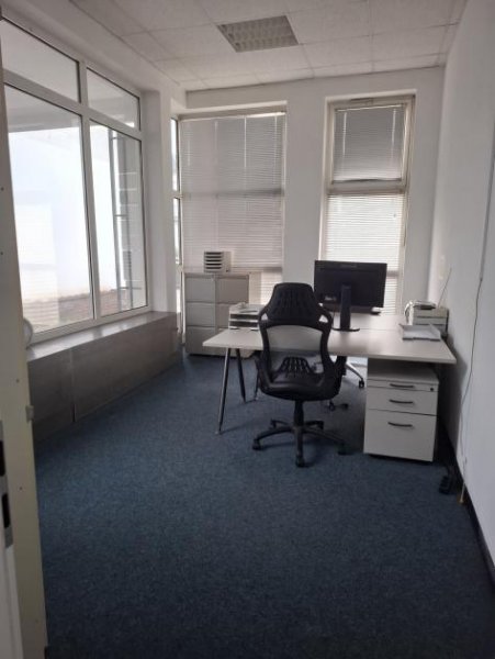 Merzig Nette kleine Büro-/Praxisfläche im Zentrum von Merzig - Parkplätze vor dem Gebäude Gewerbe mieten