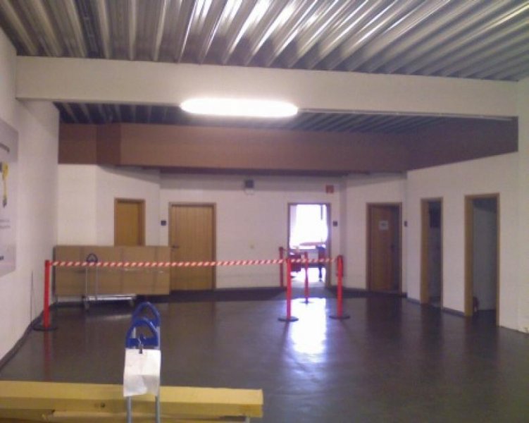 Saarlouis Saubere Halle für Lager und Produktion in logistischer TOP-Lage Gewerbe mieten